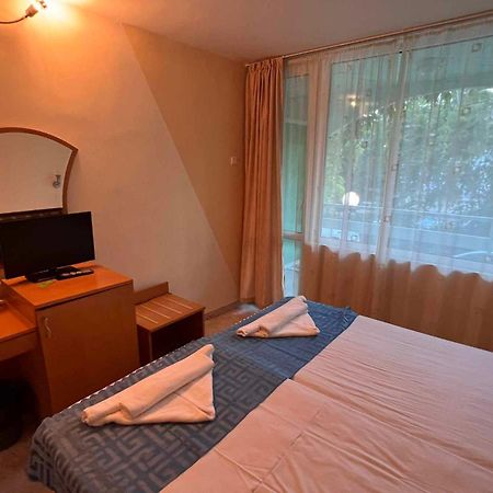 Хотел Диамант Hotel Diamond Baltsjik Eksteriør bilde