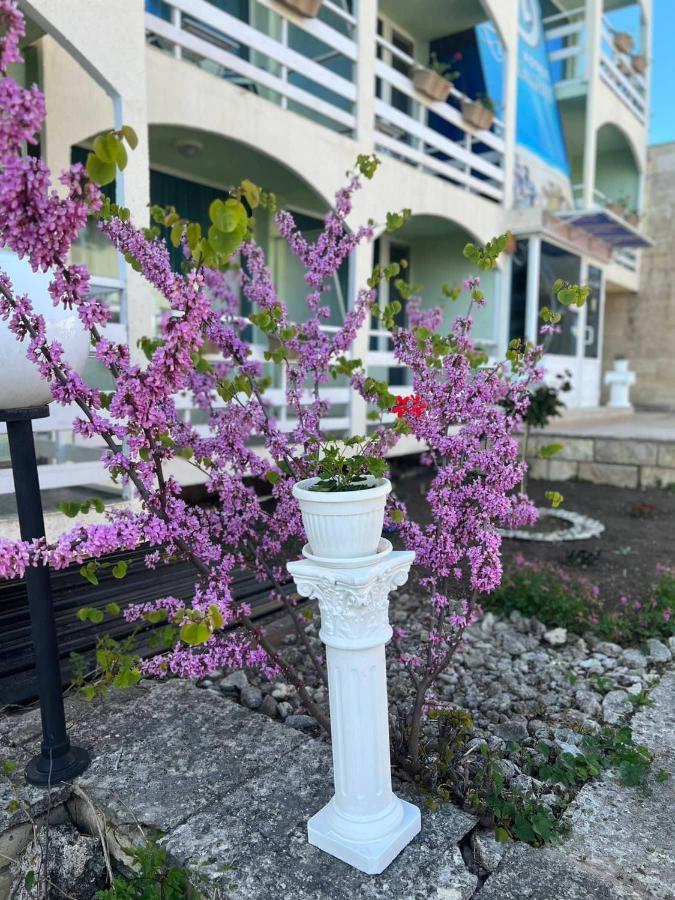 Хотел Диамант Hotel Diamond Baltsjik Eksteriør bilde