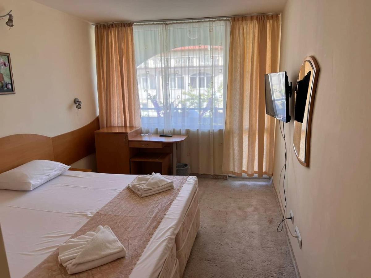 Хотел Диамант Hotel Diamond Baltsjik Eksteriør bilde