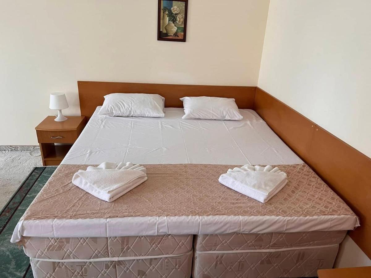 Хотел Диамант Hotel Diamond Baltsjik Eksteriør bilde