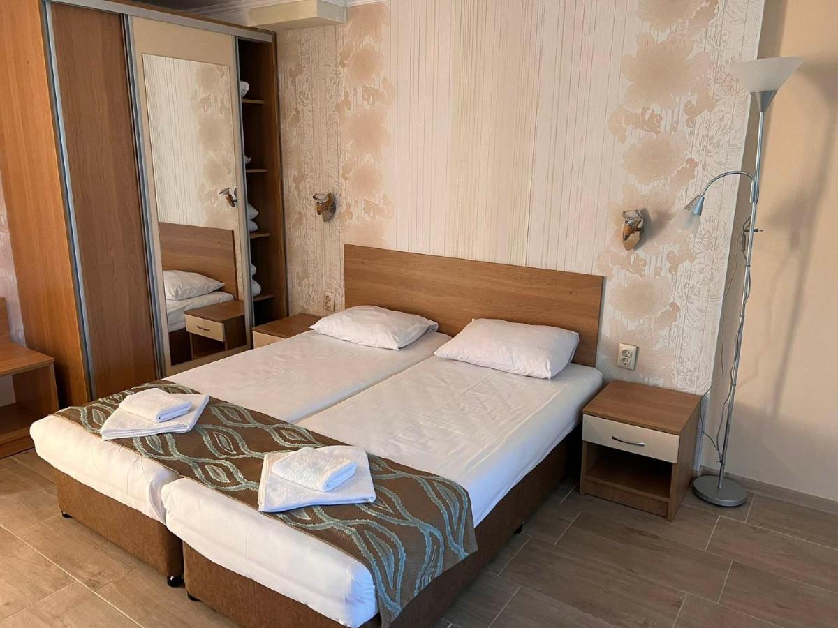 Хотел Диамант Hotel Diamond Baltsjik Eksteriør bilde