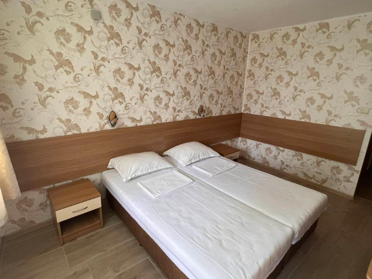 Хотел Диамант Hotel Diamond Baltsjik Eksteriør bilde