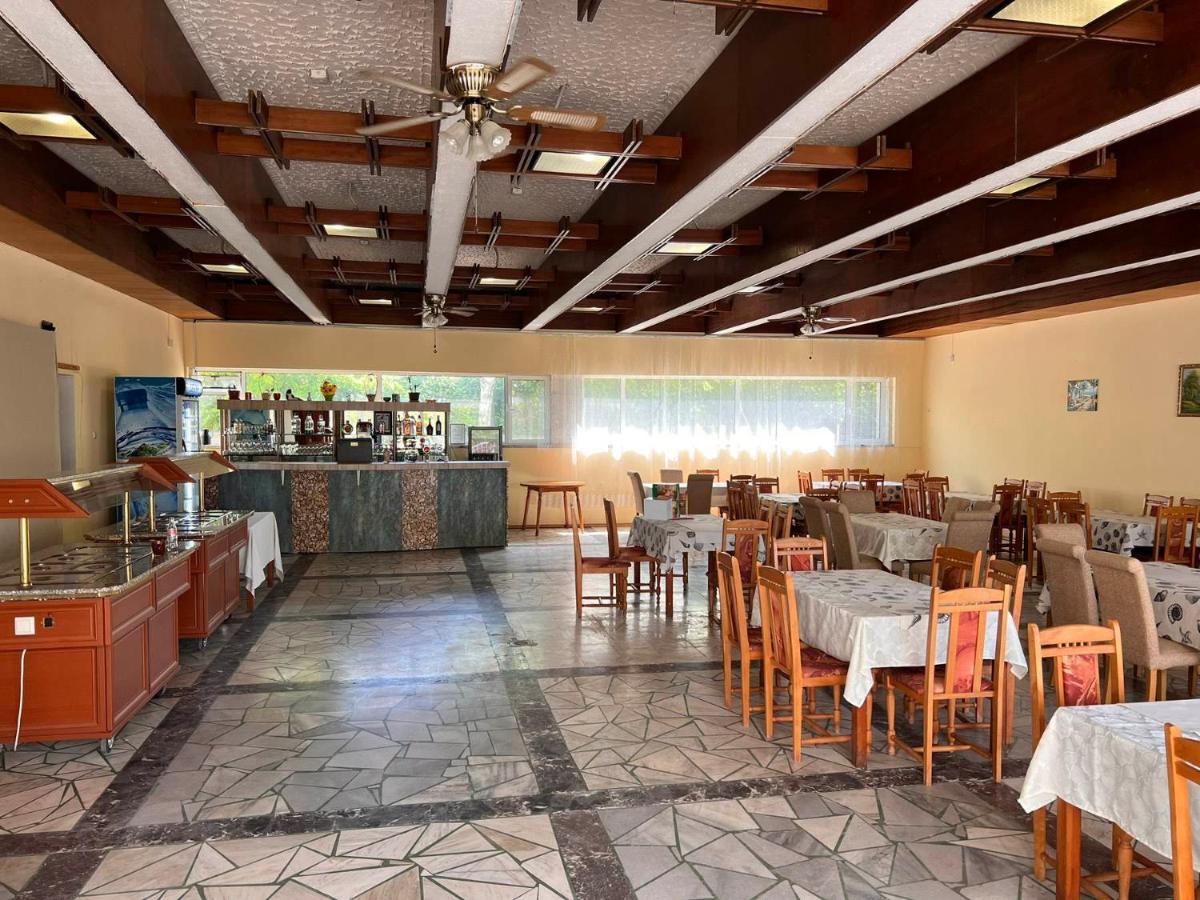 Хотел Диамант Hotel Diamond Baltsjik Eksteriør bilde