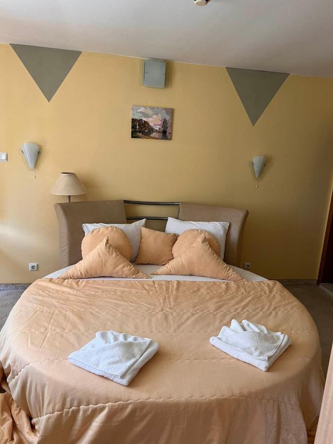 Хотел Диамант Hotel Diamond Baltsjik Eksteriør bilde