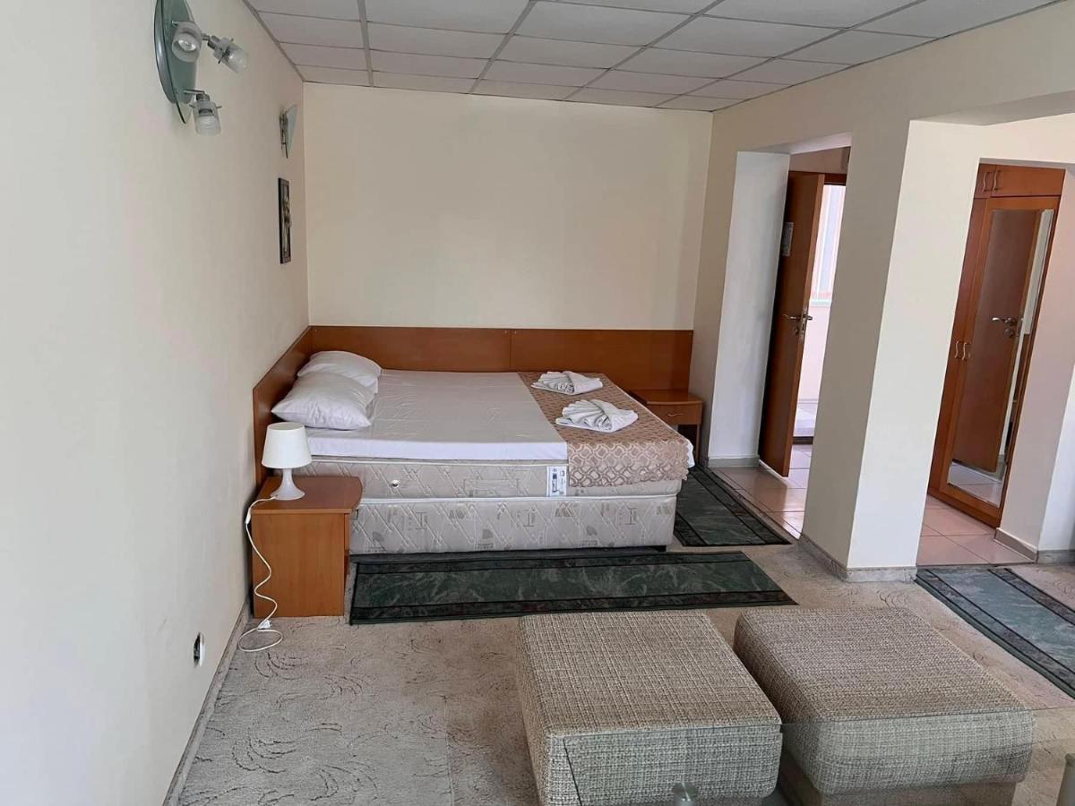 Хотел Диамант Hotel Diamond Baltsjik Eksteriør bilde