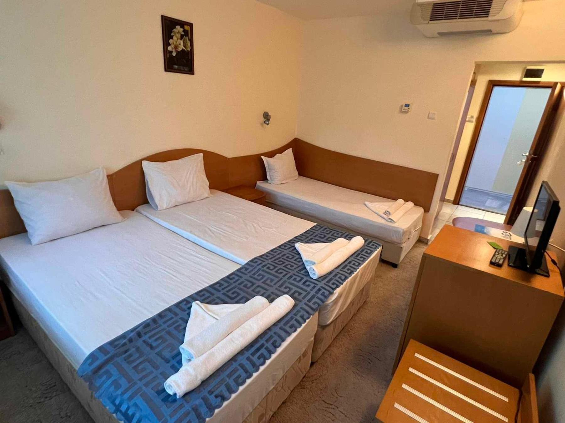Хотел Диамант Hotel Diamond Baltsjik Eksteriør bilde