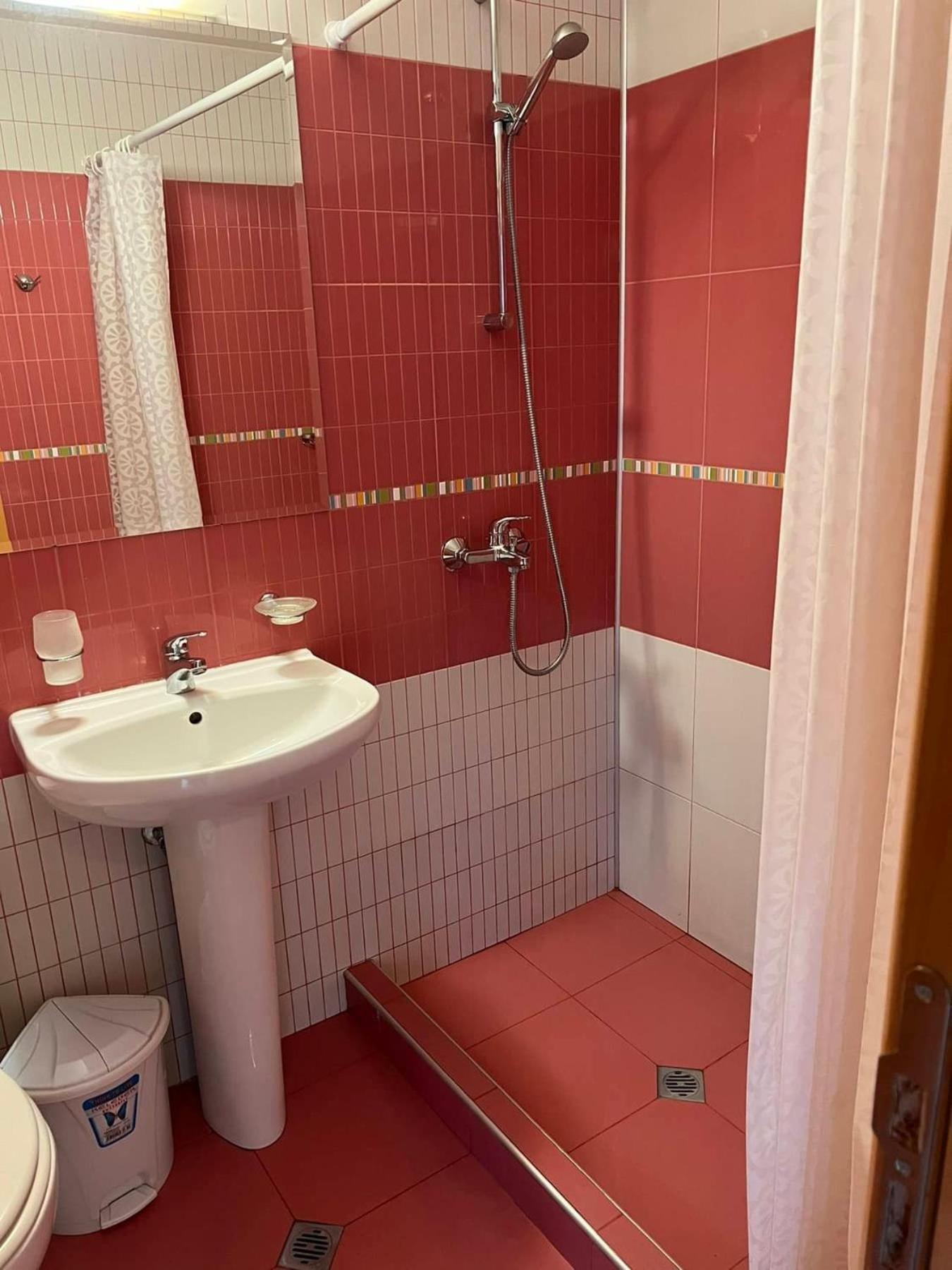 Хотел Диамант Hotel Diamond Baltsjik Eksteriør bilde