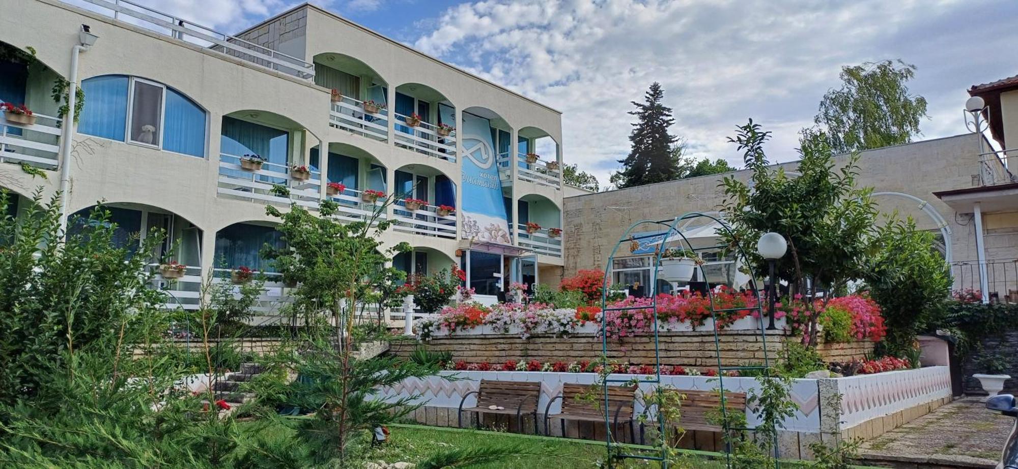 Хотел Диамант Hotel Diamond Baltsjik Eksteriør bilde